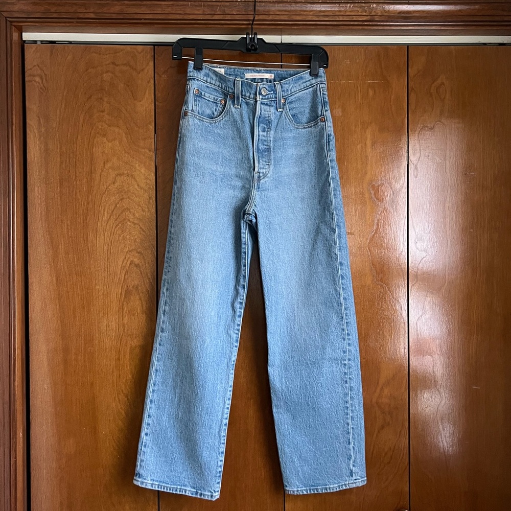 Levi’s Ribcage Jeans